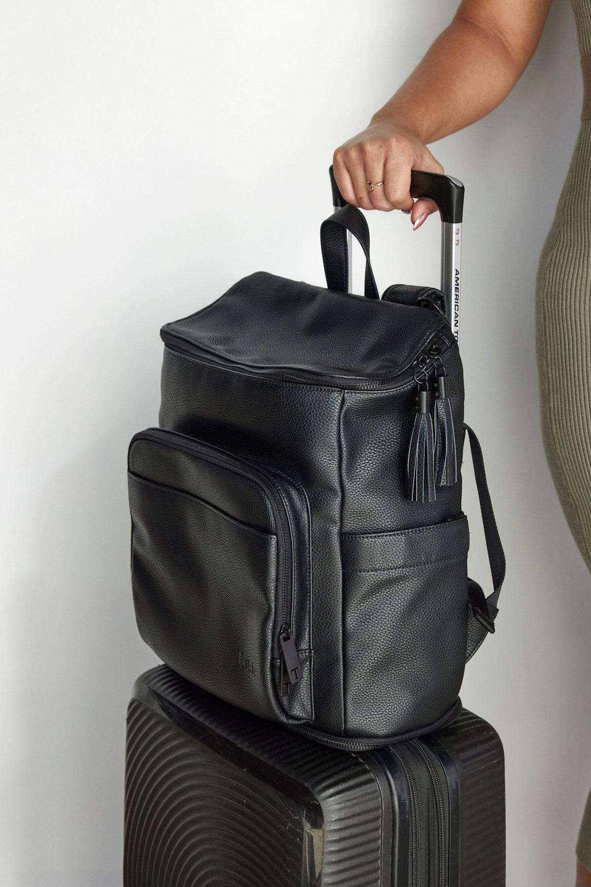 The Nappy Backpack in Black / Black